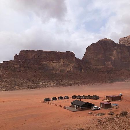 Star Walk Camp & Tours Hotel Wadi Rum Exterior photo